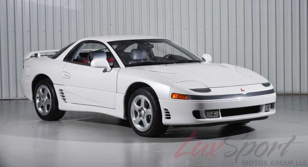 Тези цени изглеждат още по-стряскащи, ако видите за колко се продават японските съперници на Supra от 90-те години. Mitsubishi 3000GT VR-4 с механични скорости наскоро беше спазарен за 40 000 долара.
