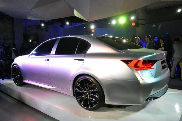 Ню Йорк 2011 - Lexus LF-Gh Concept