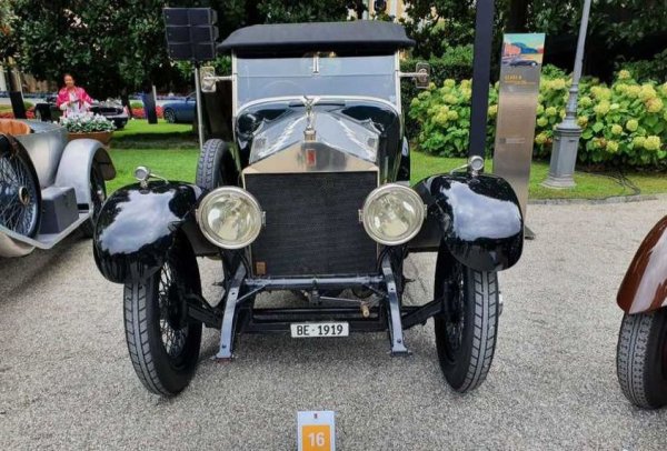Автомобилът, който създаде на Rolls репутацията на най-добрия производител в света. Този екземпляр е от 1920, с каросерия от Barker. 
