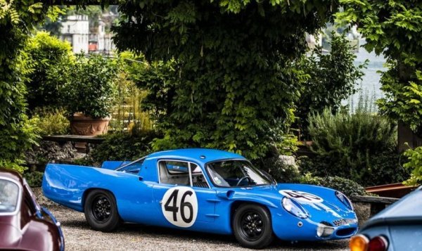 През 60-те шефът на Alpine Жан Ределе в партньорство с Shell подготвя автомобил за участие в 24-те часа на Льо Ман. След първия вариант М62 се появява М63, а накрая и М64, който печели в Льо Ман в своя клас, а след това побеждава и в 12-те часа на Реймс. 
