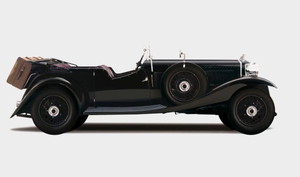 Special Six е от 1933, с 5-литров двигател с шест цилиндъра, и с каросерия от майстора на карети Vanden Plas. 