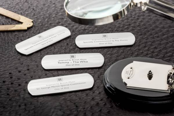 Серия от 9 автомобила Rolls-Royce Wraith, вдъхновени от легендите на британската музика