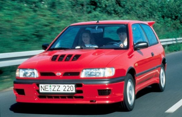 Първият японски представител е Nissan Sunny GTI -модел, който не се продава много на европейските пазари в сравнение с някои други GTI. Затова и намирането му може да бъде истинско предизвикателство. 

Стандартният вариант разполага с 2,0-литров двигател със 150 к.с., но има и версия GTI-R, използвана за хомологация на рали-модела. Тя развива 230 к.с., благодарение на двигател с турбокомпресор, като е със задвижване 4х4.