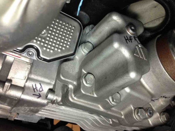 Още един агрегат, на който се отделя необходимото внимание едва тогава, когато той прегрее и излезе от строя. А тази муфа се поставя на повечето кросоувъри със задвижване на четирите колела, където играе сериозна роля. От Volkswagen, например, препоръчват течността в муфата Haldex да се сменя на всеки три години, а от Skoda - на всеки 60 000 километра.