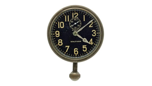 През 1927 американският президент Калвин Куулидж станал първият, избрал Lincoln за официален автомобил на държавния глава. С което впрочем ударил и полезно рамо на компанията, която била фалирала малко преди това и била изкупена от Ford. Часовникът в президентската кола бил дело на Waltham - както впрочем и около поровината от всички други автомобилни часовници в САЩ в онази епоха. Той се навива ръчно веднъж на осем дни. 
