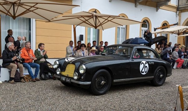 Eдин от най-редките модели на Aston Martin, произведен в едва 411 бройки. Затова представете си учудването ни, когато миналата година видяхме в справката на МВР, че един такъв е регистриран и в България. 
