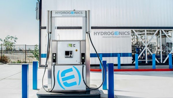 - Главно заради ограниченията на зарядната инфраструктура. До 2023-2024 Европа ще трябва да изгради значителен брой зарядни станции за водород на основните магистрали - по една на всеки 150 км на  всеки от паневропейските транспортни коридори. Това е достатъчно за големите камиони. Ще ги последват и лекотоварни автомобили от типа на Ford Transit.
