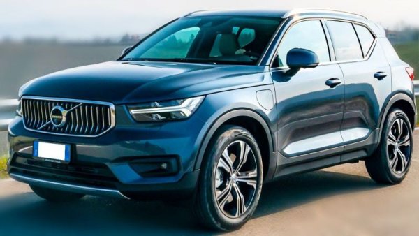 Един от главните печеливши през тази година е Volvo - единствената по-масова марка, която има пазарен ръст спрямо 2020. А при бестселъра XC40 този ръст е цели 30%. 
