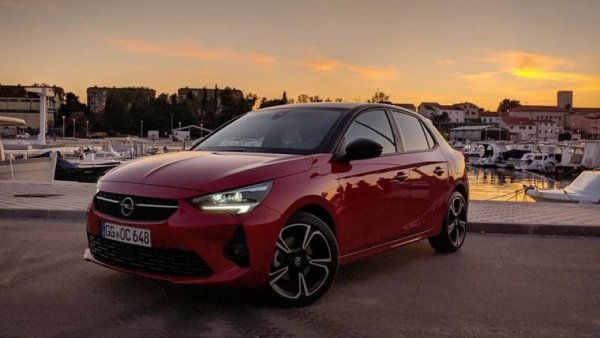 Близо 26% спад за германското супермини, чието ново поколение е на платформата на Peugeot 208. 
