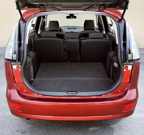 Европейска премиера на Mazda5