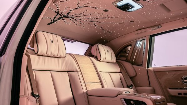 Rolls-Royce трябва да бъде "най-добрият автомобил в света" според традиционното определение. И това е така, дори когато става въпрос да дизайна, въпреки че конкуренцията е доста сериозна.

