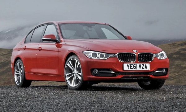 Спрямо 2024: -1%
Най-популярната версия на "тройката" е, разбира се, 320d, с 1025 регистрации. Следват 318d и 330d. Общото число за регистрациите включва 26 броя М3, 15 броя М3 Competition, 33 бройки M340i и 6 бройки М340d. 
