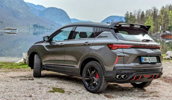 21. Iveco - 62 (24%, най-продаван модел: 50С35 - 36 регистрации)
22. Volvo - 62 (-6%, XC90 - 22)
23. Land Rover - 53 (-9%, Range Rover - 17)
24. Lexus - 41 (14%, NX - 17)
25. Geely - 34 (n/a, Coolray - 28)
26. Haval - 32 (-39%, Jolion - 19)
27. Jeep - 26 (333%, Avenger - 15)
28. Subaru - 25 (79%, Crosstrack - 9)
29. Tesla - 24 (-49%, Model Y - 12)
30. Honda - 23 (-21%, CR-V - 8)
НА СНИМКАТА: Geely Coolray, който дебютира в България през октомври
