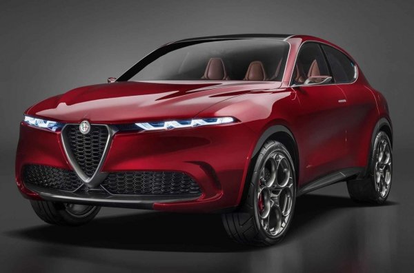 Един по-компактен SUV от италианската марка, която много хора обичат, но твърде малко си я купуват. Tonale може да поправи това - ако прилича на показания преди година концептуален модел, тя ще е глътка свежест в един сегмент на все по-приличащи си клонинги. С нея в гамата на Алфа ще се появи и електрифицирано (плъг-ин хибрид) задвижване. 
