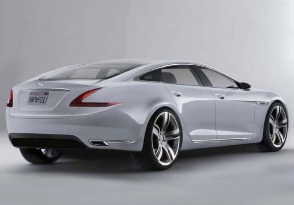 Луксозната лимузина на Jaguar ще се преобрази като високотехнологичен, бърз и много мощен чист електромобил. Тихата динамика на електромоторите ще отива на тази марка. Интригата е дали от Jaguar ще успеят да преобразят и интериора. 
