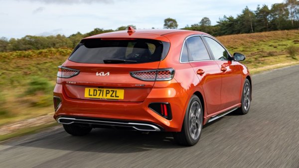 За пръв път от много време насам Kia отчита спад в продажбите в Европа, макар и умерен - 4%. Една от причините е в прекратеното предлагане на бюждетния модел Rio. 
