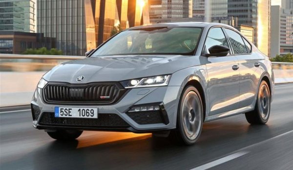 Чешката марка на VW бе от най-потърпевшите в кризата за чипове, а и войната в Украйна за известно време силно затрудняваше производството. Сега проблемите остават назад, а натрупаните поръчки водят до почти 21% ръст в доставките - и историческото трето място в Европа. 
