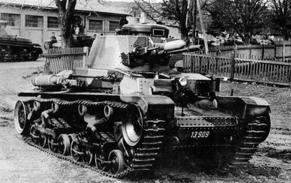 LT vz 35 се появява през 30-те и е на въоръжние в армията на Чехословакия. След началото на Втората световна война повечето от 424-те произведени бройки са конфискувани и използвани от Вермахта. 
Чешката машина е доста напредничава за времето си: двигателят се пали със сгъстен въздух, има пневматично усилване на трансмисията и спирачките, а водачът разполага с телескопичен прицел за картечницата, така че и той може да стреля с нея, ако артилеристът не е в състояние. 

