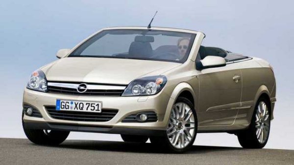 Opel Astra е още един от компактните модели, които се присъединиха към модата в началото на миналия век. Твърдият покрив се отваря и затваря за 26 секунди. Освен това предлага доста обемен багажник с 440 л (205 при шофиране с отворен покрив), въпреки че изостава от 500-те литра на Mеgane Coupе-Cabriolet и 490 на Focus Coupе-Cabriolet. Неговият заместител, известен като Opel Cascada в Европа, се върна към традиционния мек покрив. Мощност между 105 и 200 к.с.
