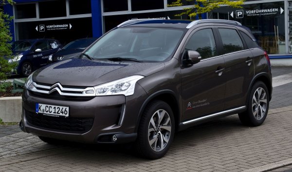 В резултат на споразумението между Mitsubishi и PSA Group, японският кросоувър ASX послужи като основа за създаването на този модел, както и Peugeot 4008, за което ще стане дума по-късно. По този начин французите дебютира в SUV-сегмента, като техният модел беше с дължина от 4340 мм. Той се предлагаше с ва турбодизела – със 114 и 150 к.с., както и с бензинов атмосферен мотор със 117 к.с. Багажникът побира 442 литра.