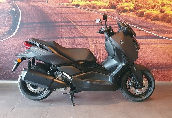 Спрямо 2024: 31% ръст
Компанията Yamaha има 137-годишна история, но всъщност е основана като... производител на музикални инструменти. През 1955 от нея се отделя ново поделение, което се насочва към мотоциклетите и двигателите. 
В България продажбите растат с почти една трета спрямо миналата година, най-търсен е скутерът CZD 300. 
