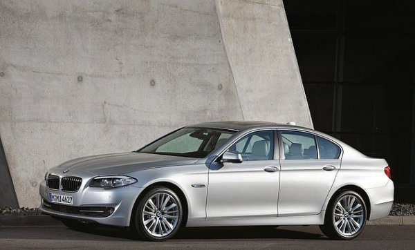 Все още трябва да платите голяма сума за тозии по-стар модел, а текущите разходи са доста високи, като се има предвид ниският рейтинг на надеждност. Много оборудване и технологии означават и много главоболия - 60.8%