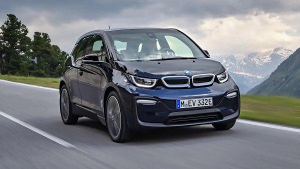 Дори и в самия край на дългия си живот, моделът на BMW си остава най-добрият малък премиум електромобил. С това е трудно да се спори, подчертава Top Gear. Единственият минус е, че и цената му съответстваше на това. 
