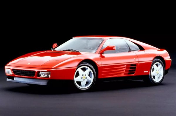 В края на 80-те в Маранело глобално ревизират концепцията за осемцилиндровия средно разположен двигател. Визията за съвършенство е въплътена в грандиозното семейство 348 със стил а ла Testarossa. Купето е обозначено като TB, а таргата - TS.

Буквата T не означава турбокомпресор, а се отнася до напречното разположение на механичната скоростна кутия (Transversale). Подобен принцип е използван в болида от Формула 1 Ferrari 312T. В същото време 3,4-литровият Tipo F119 (300 к.с.) със "сух" картер е монтиран надлъжно за разлика от предците му, които са с напречно разположение.
