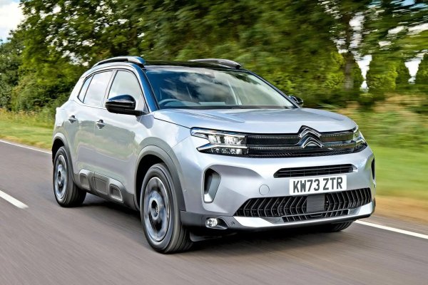 Електрическите проблеми с двигателя и другите системи се оказват най-големите главоболия за собствениците на Citroen C5 Aircross, които съобщават, че 35% от колите им са имали проблем. 

Добрата новина е, че Citroen е платил за отстраняването на всички неизправности, но две трети от колите са останали в сервиза повече от седмица.
