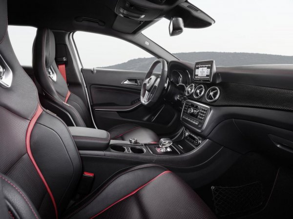 Mercedes-Benz GLA 45 AMG 