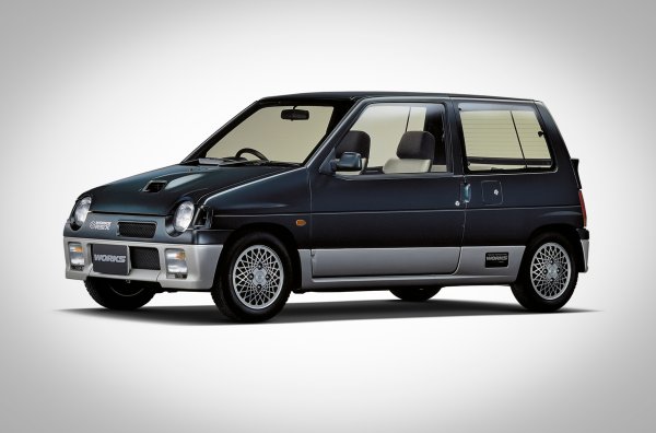 През 1990 г. допустимият обем на двигателя на „кей-карс“ се увеличава от 550 на 660 кубика. Новото правило позовловява на автомобила да бъде поставен мотор F6A с 657 кубика и същата мощност. Колата получава олекотен двуместен салон, по-ефективен турбокомпресор, увеличена дроселна клапа, преработен електронен блок за управление, задвижване на четирите колела и 5-степенна ръчна скоростна кутия с близки предавателни числа. 