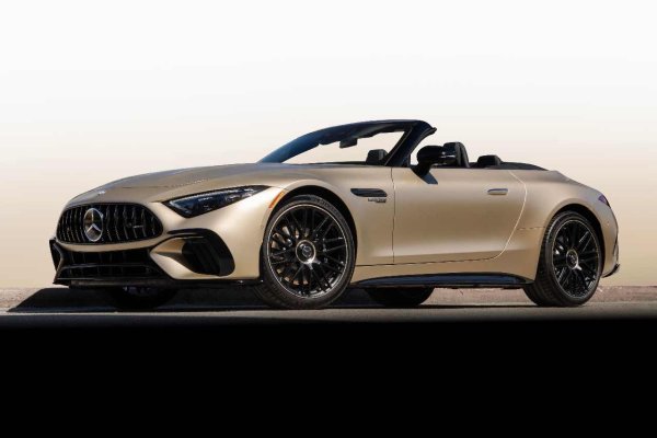 Всеки Mercedes SL вече официално е AMG модел. И съдейки от почти всеки ъгъл, е зашеметяващ. SL отдавна е първо луксозен автомобил и въпреки че най-новият модел е по-суров, все още може да се движи с перфектен комфорт по любимите ви пътища в провинцията. Това важи за SL 63 и неговия V8 двигател с мощност 577 к.с. и още повече за SL 63 S E Performance хибрид с комбинирана мощност от 805 к.с.

Новост тази година е Maybach SL 680, който добавя голяма доза лукс към това, което е основно стандартен двигател на SL63 за 226 050 долара. Вероятно бихме се придържали към стандартния модел SL 63, тъй като е достатъчно голям автомобил за около 35 000 долара по-малко.
