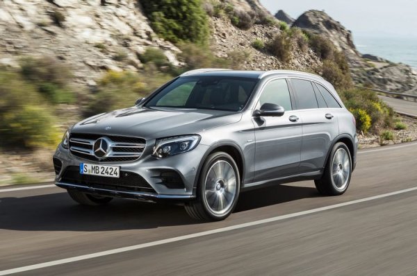 Mercedes GLC-Class се появи едва преди 5 години, но това се оказа достатъчно, за да може да се утвърди като много надежден автомобил. Той се произвежда както в Германия, така и във Финландия, и представлява SUV с 5 врати, който удобно побира 5 души. Под капака му се поставят различни двигатели &ndash; 2,0-литров бензинов или 2,2-литров турбодизел, които също помагат за отличната репутация на модела. Моделът беше актуализиран на няколко пъти, което го направи още по-добър.