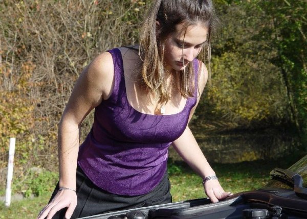 Дами в беда!