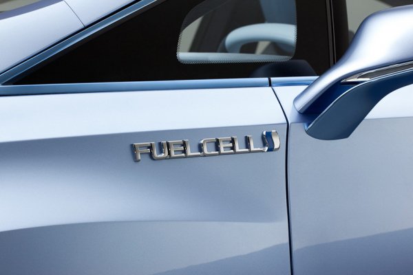 Toyota FCV-R Concept - автомобил задвижван с водород