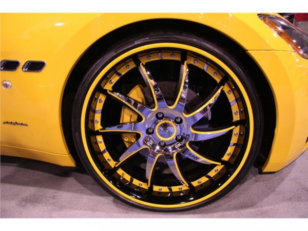 Donz Rennen Wheels и Maserati GranTurismo на тунинговото изложение SEMA 2008