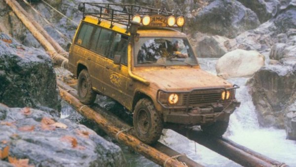 В средата на 80-те японците подготвят няколко автомобила за участие в прословутото състезание Camel Trophy - 1600 километра по така наречената "Трансамазонска магистрала" в Бразилия, през джунгли, реки, блата и кал. После, в чест на това постижение, на пазара е пусната специална Camel Trophy версия с 2.5-литров турбодизел, жълта боя, лебедка и комплект инструменти, включително лопатка и нож. Любопитното е, че специалната версия е къса база, докато действителните автомобили, участвали в състезанието, са с дълга, заради нуждата да превозват обемисто оборудване и провизии. 
