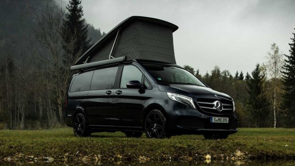 Прекият съперник на Volkswagen California пленява с разнообразие от версии, двигатели и трансмисии: предлагат се дизелови варианти с мощност от 104 до 239 коня (това е най-мощният кемпер от всички в галерията), задвижване на задните колела или 4х4, механична или деветстепенна автоматична трансмисия. Разбира се, всичко това си има цена, която варира от 42 440 евро за базовия кемпер до 76 370 евро за топ версията 4х4, готина мултимедия и луксозни материали. Побира, както повечето конкуренти, максимум четирима души.