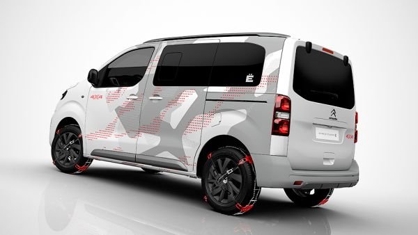 Space Tourer 4X4 &Euml; Concept