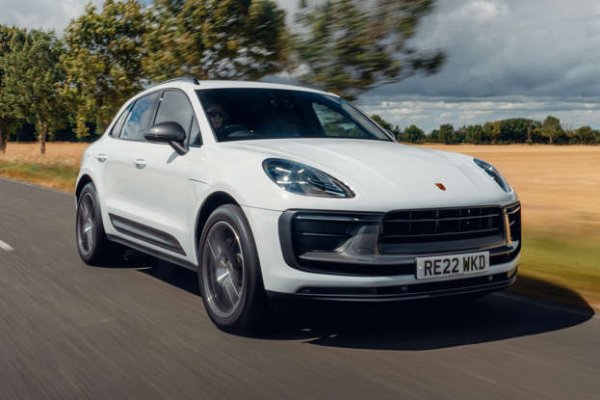 Модел - 2.0 (265 конски сили)

Каталожна цена - 52 870 лири 

Стойност след 3 години - 36 000 лири 

Спад на цената - 16 870 лири  

Запазена стойност - 68,1% 

Macan е един от най-използваемите и забавни спортни SUV автомобили на пазара. Има набор от мощни двигатели, брилянтно управление и висококачествен интериор, като много купувачи са добре запознати с тези качества. Ето защо той има толкова силна остатъчна стойност, като това важи и този модел от начално ниво. 