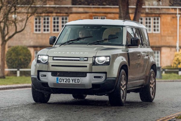 Модел - 3.0 D250 XS Edition 

Каталожна цена - 66 730 лири

Стойност след 3 години - 46 175 лири 

Намаляване на цената - 20 555 лири 

Запазена стойност - 69,2% 

Както при версията 90 с три врати, за Land Rover Defender във варианта 110 с пет врати също има дълъг списък с чакащи за модела, а остатъчните му стойности са още по-високи. Тук дори цифрите са по-високи поради допълнителната практичност, която предлага в сравнение с версията 90. 