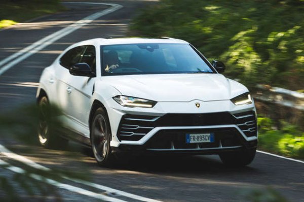 Модел 4.0T FSI V8 

Каталожна цена - 177 417 лири 

Стойност след 3 години - 133 450 лири 

Спад на цената - 43 967 лири 

Запазена стойност - 75,2% 

Urus е един от най-екзотичните луксозни SUV автомобили, които могат да се купят с пари, съчетавайки зашеметяваща скорост с достатъчно практичност, за да може да се използва всеки ден. Стандартната версия 4.0T FSI V8 трябва да струва значителна част от каталожната си цена след три години и 36 000 мили. 