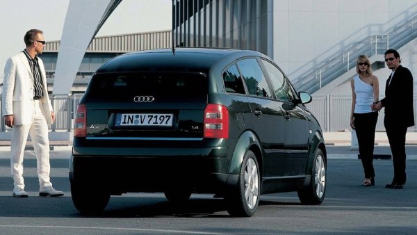 Естетическият външен вид на A2 (дълго само 3,83 метра), никога не е бил оценен високо от публиката, но въпреки това Audi все още произвежда 176 377 бройки от модела през периода 1999 -2005 г. От тях 6450 единици са с 3-цилиндров дизел. 