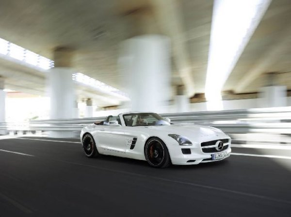  Mercedes-Benz SLS AMG Roadster