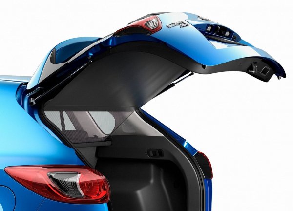 Вратата на багажника е оборудвана механизъм, зареден с газ. Той не само я отваря, но я задържа в отворено положение, като това е много важно не само за удобството, но и за безопасността на хората. С темение на времето при много от превозните средства този механизъм се износва и просто не издържа на тежестта.

При избора на употребявана Mazda CX-5 е добре няколко пъти да се отвори и затвори багажника, за да може да се прецени, дали устройството е в добро състояние. Възможно е, заради повредата, вратата на товарния отсек да се отвори съвсем малко. Това означава, че механизмите за смяна, което не е чак толкова скъпо. 