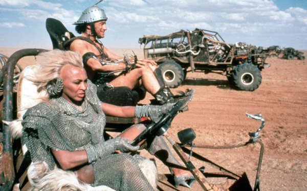 В средата на 80-те Търнър участва в „Лудия Макс 3: Под купола на гръмотевица" и също така пее в саундтрака към него. По време на снимките нейната героиня трябва да носи тежък брониран костюм, както и да участва в зрелищни сцени с преследване с модифицирани автомобили. 

Режисьорът на филма - Джордж Милър, разкрива, че певицата е настояла да направи някои от каскадите сама, но е имала сериозен проблем, тъй като никога не е карала кола с механични скорости. А почти всички машини в „Лудия Макс“ са с такива. Затова и колата на Тина Търнър е изпратена за модифициране, като получава автоматична скоростна кутия.