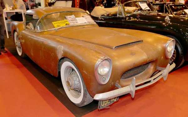 Вероятно не сте чували за калифорнийската компания Woodill, която изчезва през 50-те години, след като произвежда само един модел - Wildfire. Той се появява през 1952 г. и е първият автомобил в света, в чиято каросерия са използвани стъклени влакна. Година по-късно Chevrolet пуска своя Corvette със същата технология, като той е далеч по-успешен. 
