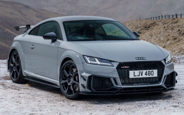 Audi TT е малък спортен автомобил с две врати, произвеждан от 1998 г. Базиран на същата платформа като A3, TT може да бъде закупен като автомобил с предно или задвижване на всички колела, което му дава допълнителна гъвкавост сред неговите конкуренти. Под капакае поставен 2,0-литров турбомотор с 4 цилидъра, позволява ускорението от 0 до 100 км: за 5,2 секунди.