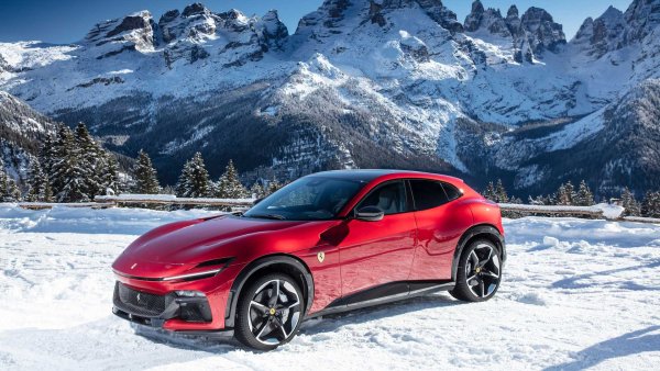 Кой би могъл да си представи, че Ferrari ще разработи свой собствен SUV? И все пак Purosangue вече е факт, а като бонус получате V12 двигател от 725 к.с. С този двигател на суперкола и място за четирите души в салона е ясно, че фокусът е повече върху спорта, отколкото върхо полезното. Времето за ускорение от 0 до 100 км/ч – 3,3 секунди, показва, че това е истинско Ferrari, като то развива 300 км/ч. Но пък и цената му е забележителна – 385 000 евро.