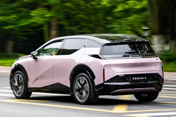 Geely, групата на Ли Шуфу, вече е от гигантите на световната автомобилна промишленост, събрала под свой контрол марки като Volvo, Polestar, Lotus, smart, да не говорим за сериозното й акционерно участие в Mercedes. Тук обаче посочваме само финансовите резултати на компанията Geely Auto, която включва едноименната марка, Zeekr и Lynk & Co. Общо те са реализирали 1.68 милиона автомобила през миналата година (ръст от 18%), имат 179 милиарда юана оборот и нетна печалба от 5.3 милиарда юана (0.679 млрд. евро). 
